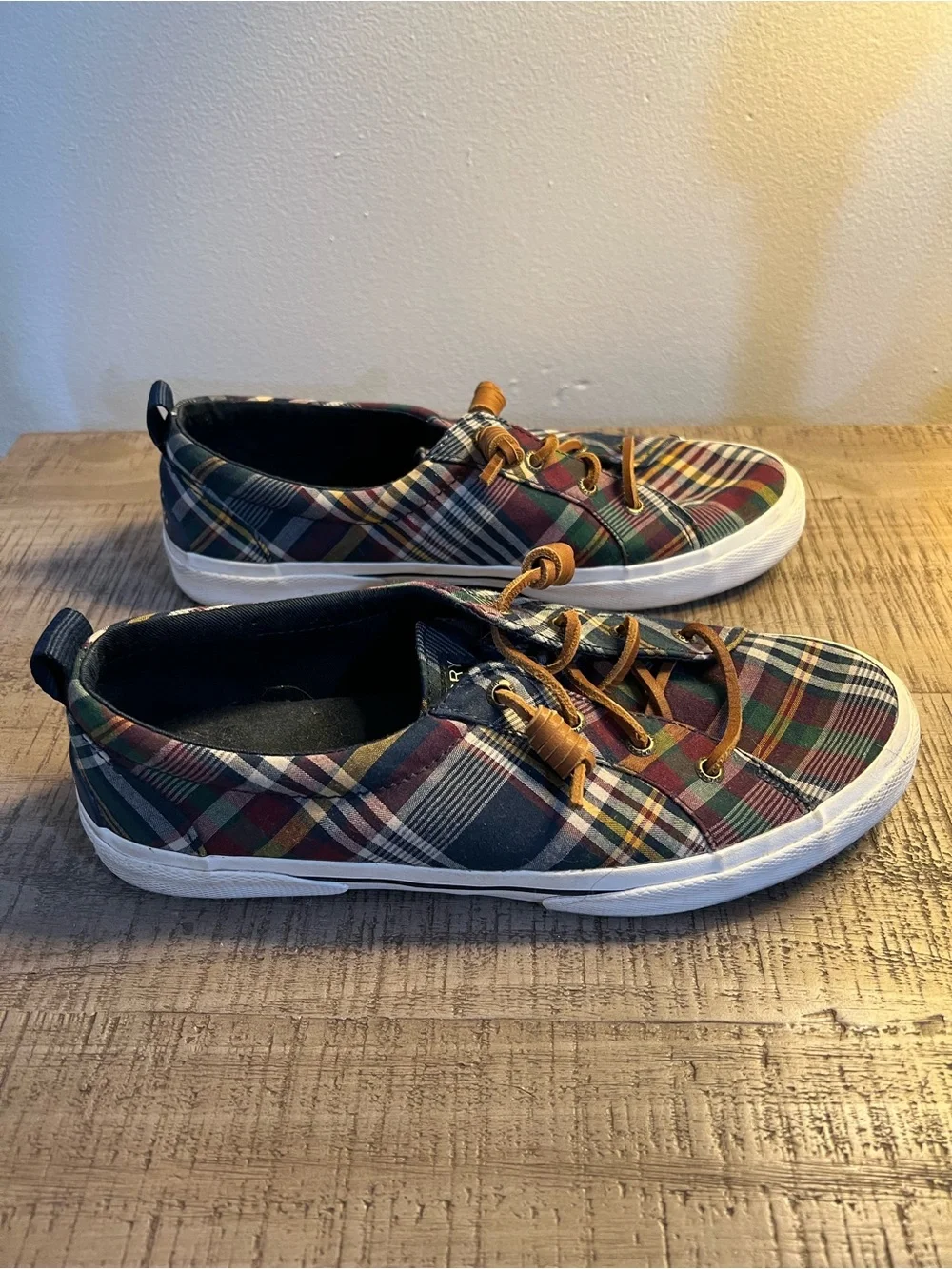 Sperry Plaid Canvas Pier Wave Slip on Boat Shoes w/Brown Leather Laces. Size 8